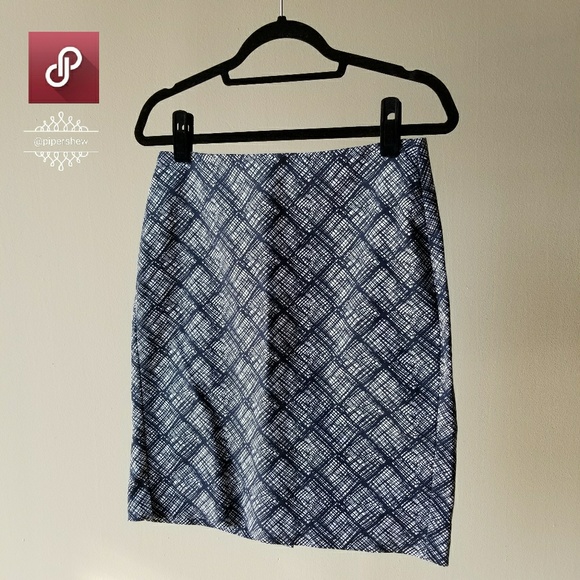 Banana Republic Dresses & Skirts - 🎈CLOSING SALE❗Banana Republic Stretch Skirt